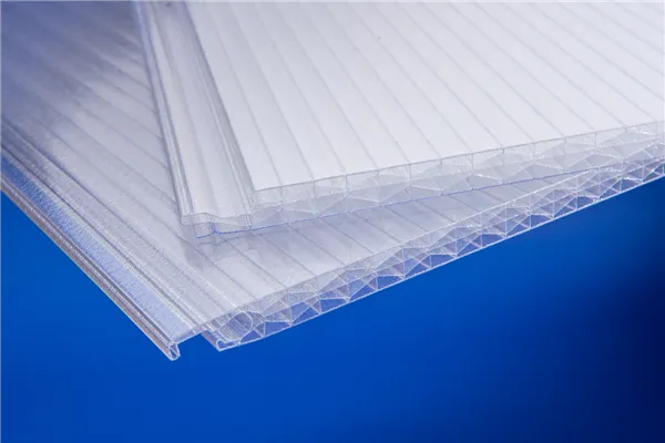 Polykarbonátová deska LanitPlast Marlon CklickLoc tl.16mm / 0,5 x 5 m čirý