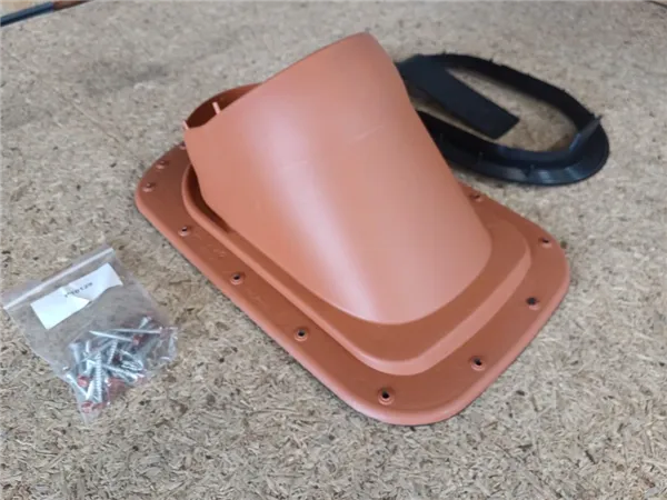 Lindab základna pro komínek UPP / cihlová RAL 8004 (výprodej)