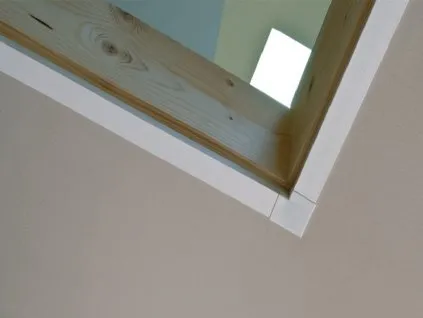 Minka krycí lišty k půdním schodům /  27 mm