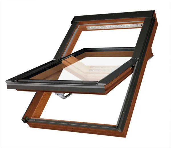Střešní okno Fakro PTP-V/GO zlatý dub U5 02 / 55 x 98 cm (výprodej)