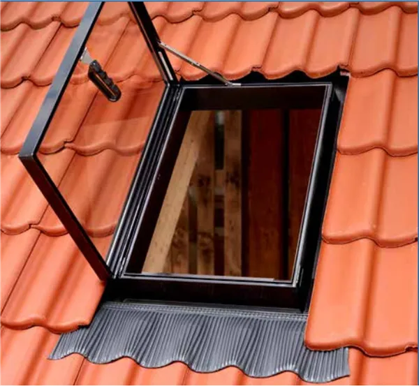 Střešní výlez Velux GVK 0000Z / 46 x 61 cm