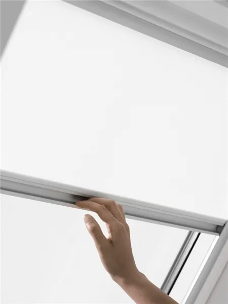 Vnitřní roleta Velux RFL M08 4123 / 78 x 140 cm (výprodej)
