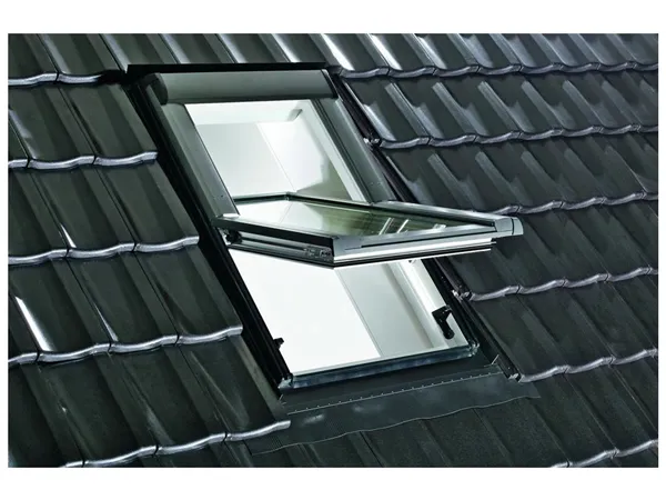 Střešní okno Roto WDF R45 Designo H100 AL / 74 x 140 cm (výprodej)